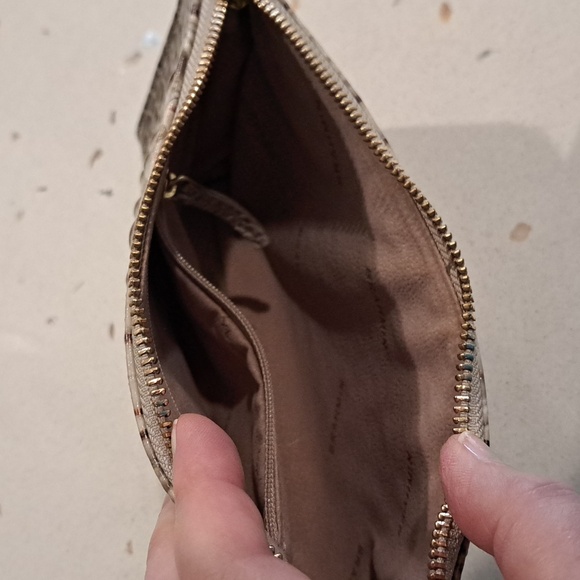 New Brahmin Daisy wristlet - Picture 8 of 9